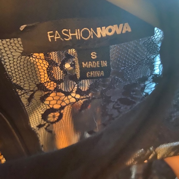 One piece - Picture 2 of 3